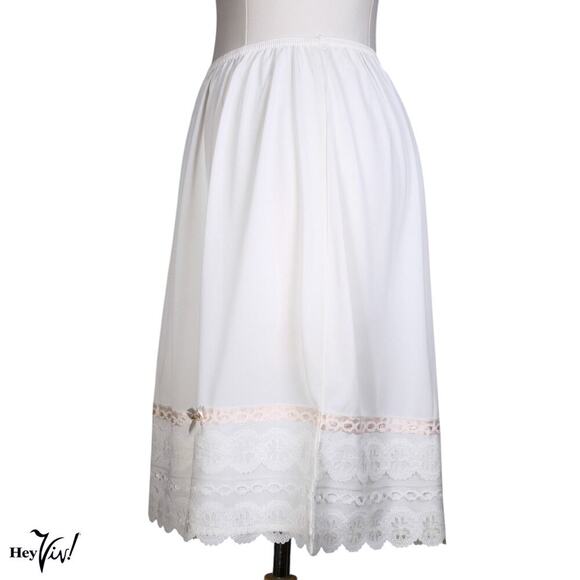 Vintage White Nylon Half Slip w Lace Pink Ribbon and Rose W26-30" L21" -Hey Viv - Picture 3 of 6